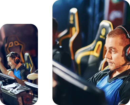 Drie geconcentreerde gamers met een headset zitten in ergonomische stoelen, volledig opgaan in een videogametoernooi met hoge inzet. De sfeer is gespannen en competitief.
